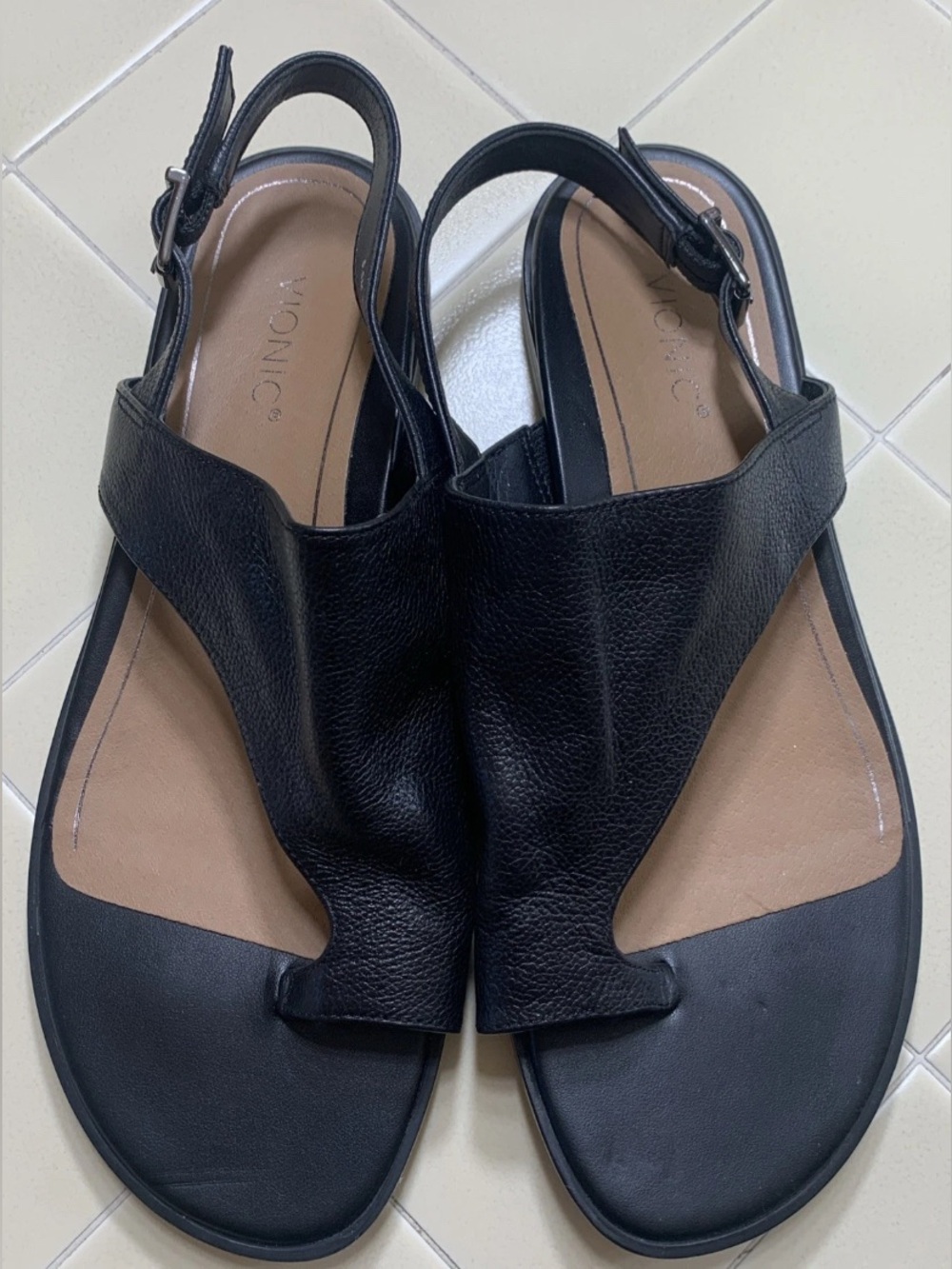 VIONIC Ella Black Pebbled Leather Slingback Sandals Womens Sz 8.5 Comfort Flats